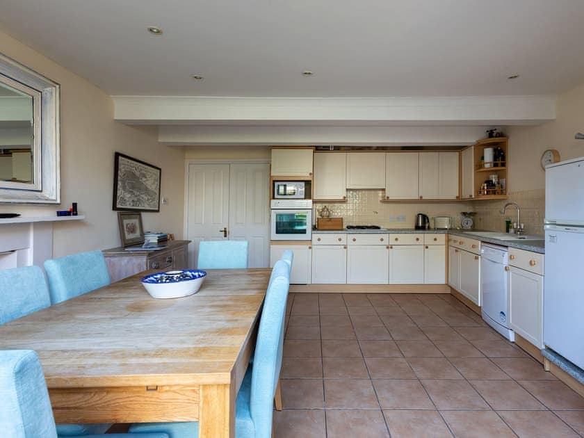 Tile floored kitchen/diner with garden access | Courtenay Street 5, Salcombe