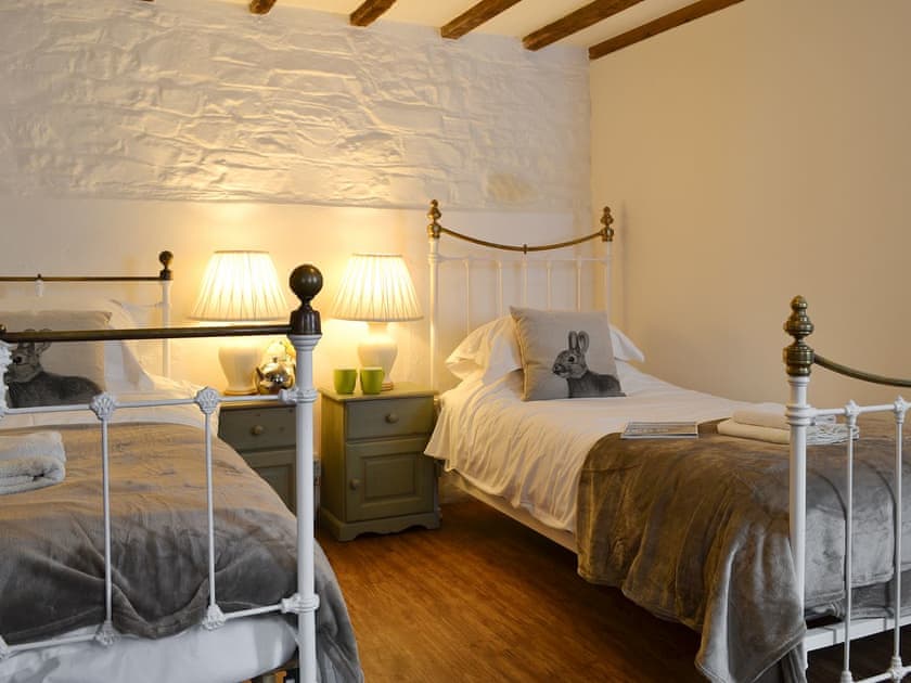Twin bedroom | The Old Coach House - Cranford and The Coach House Cottages, Cranford, near Clovelly
