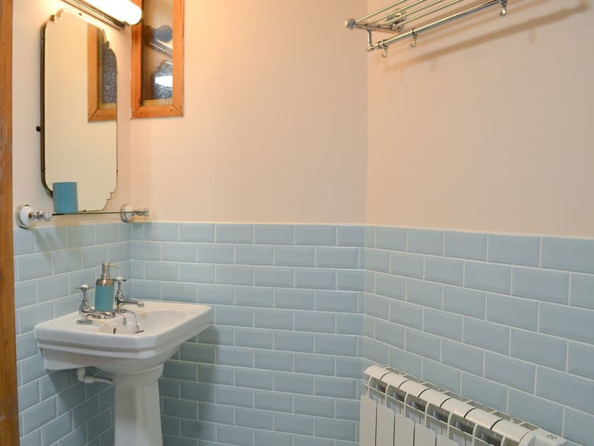 Bathroom | The Old Coach House - Cranford and The Coach House Cottages, Cranford, near Clovelly