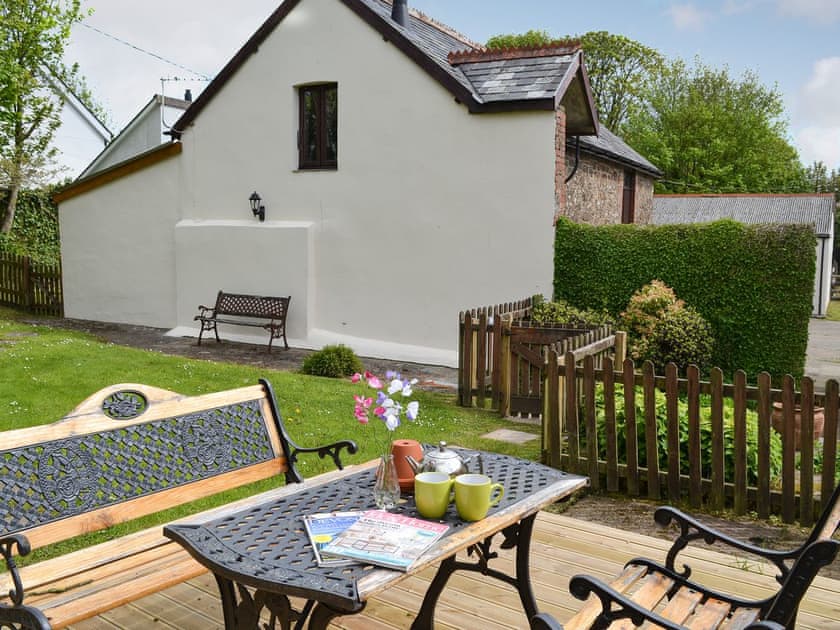Sitting out area | The Old Coach House - Cranford and The Coach House Cottages, Cranford, near Clovelly