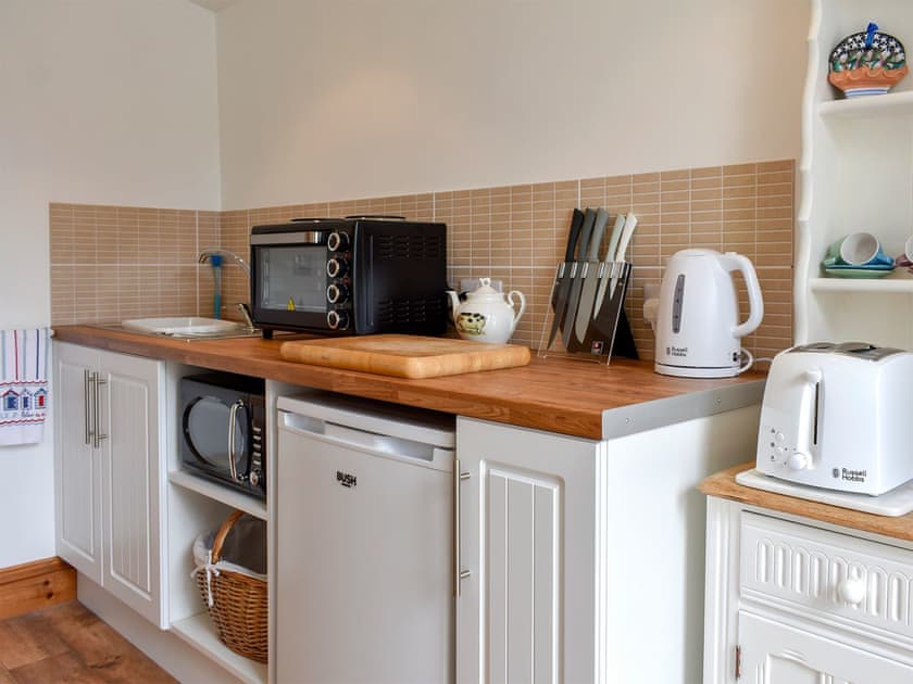 Kitchen/diner | Bay Cottage, Par, near St Austell