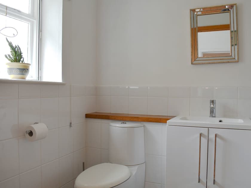 W.C. | Elm Cottage, St Lawrence
