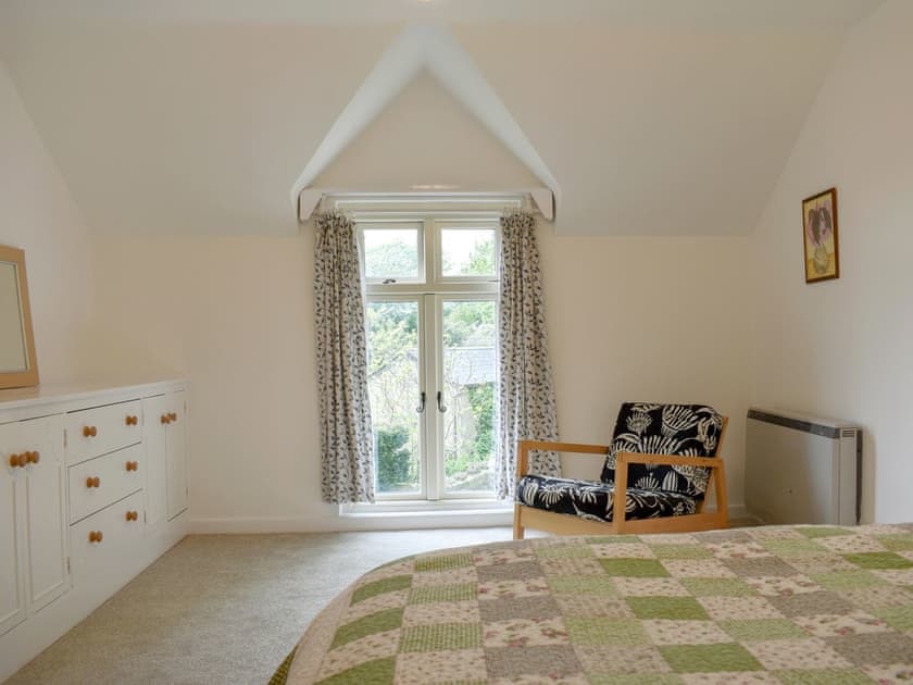 Attractive double bedroom | Elm Cottage, St Lawrence