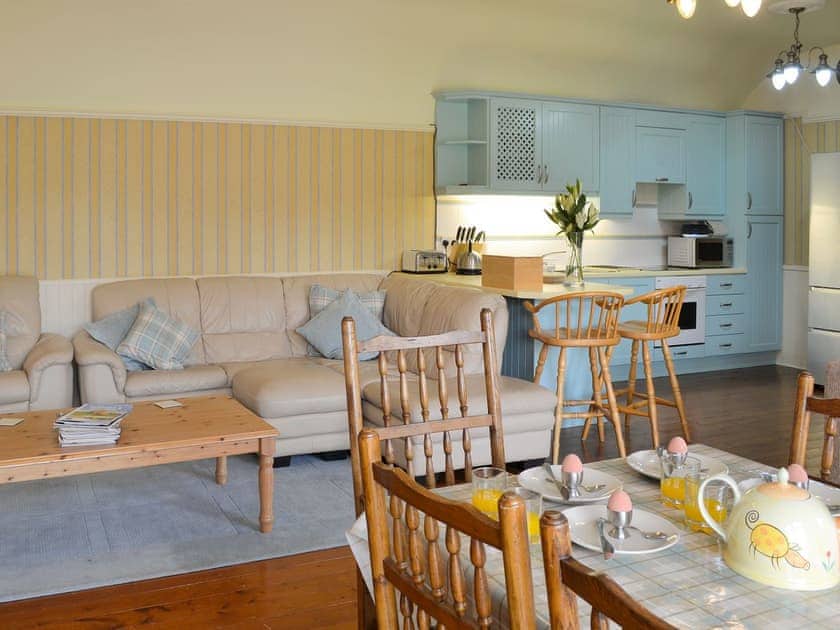 Well equipped kitchen/ dining area | Kinnelhook Holiday Cottage, Lochmaben, near Lockerbie