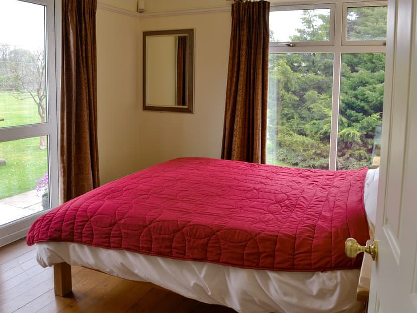 Double bedroom | Kinnelhook Holiday Cottage, Lochmaben, near Lockerbie