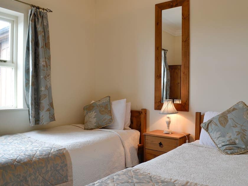 Twin bedroom | Powis Castle View, Forden, near Welshpool