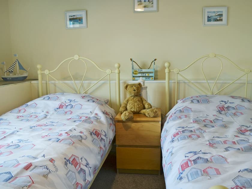 Comfy twin bedroom | Old Mill Cottage, Cemaes Bay