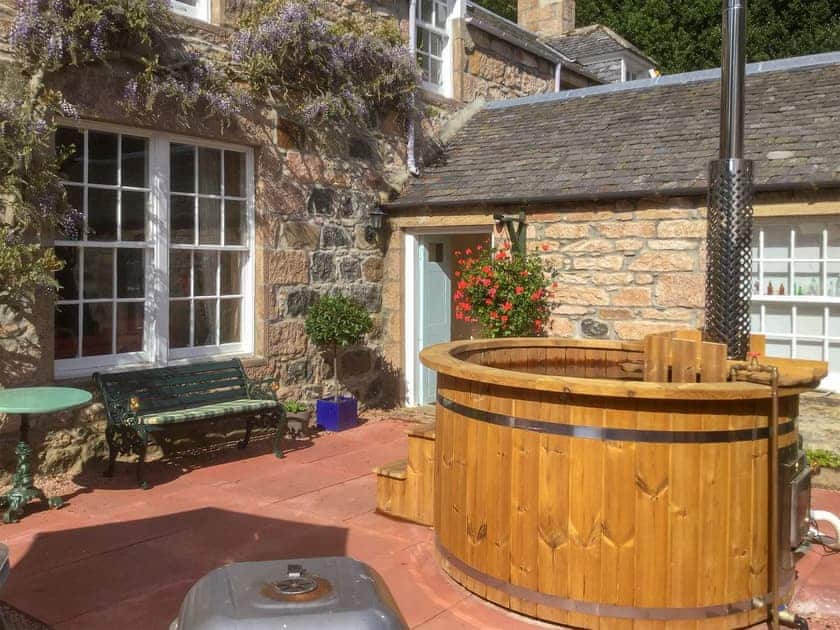 Private wooden hot tub | The Mews, Insch near Inverurie
