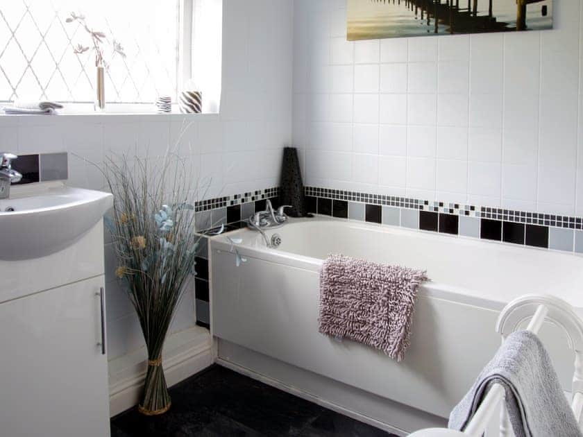 Bathroom | Archways - Ashtree Court, Addlethorpe