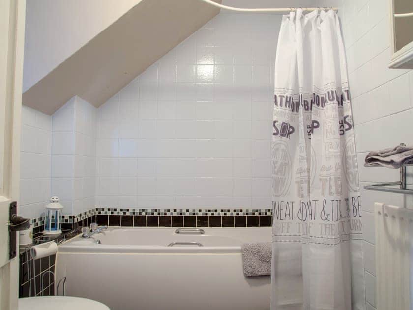 Bathroom | Hayloft - Ashtree Court, Addlethorpe