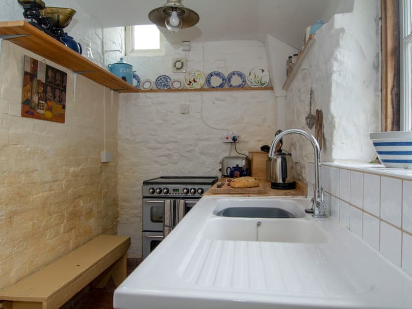 Galley style kitchen | Avebury Cottage, Avebury