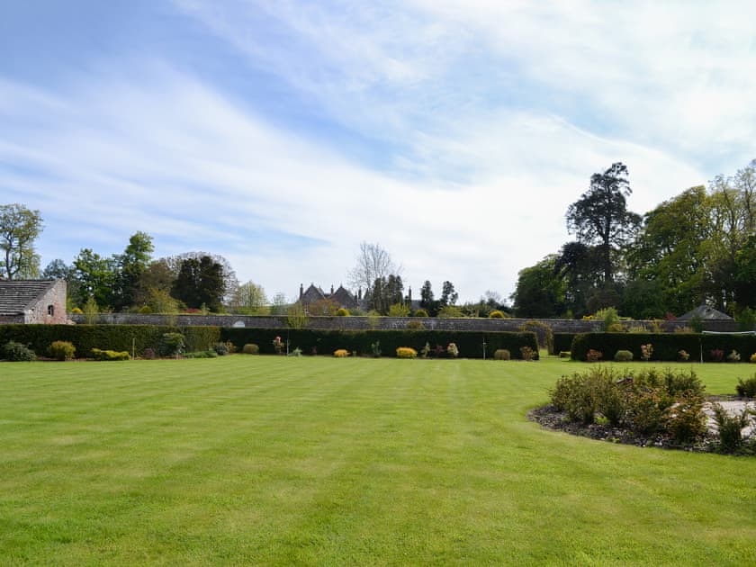 Garden | Grieve’s Cottage - Old Montrose, Montrose
