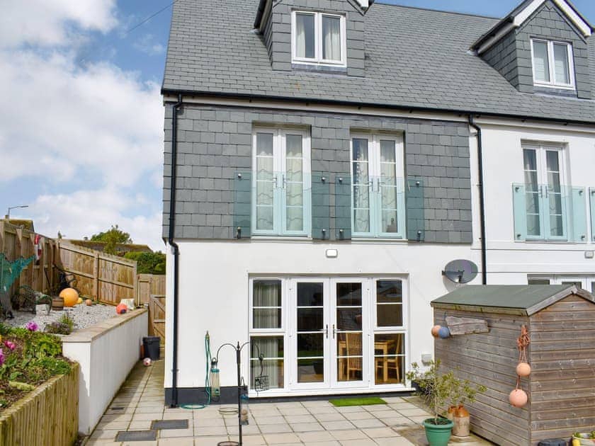 Charming holiday home | The Light House, Fowey
