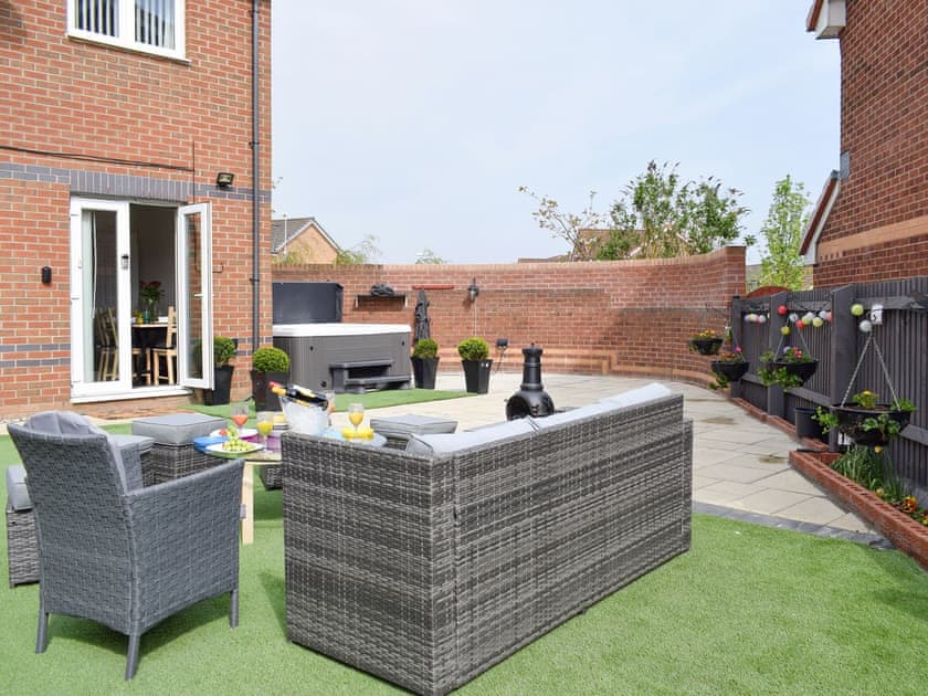 Hollybrae House in Kirkcaldy, near Anstruther, Fife Book Online