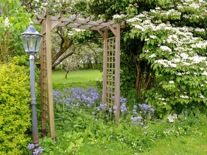 Large lawned garden | Manor Cottage - Grattan Manor Cottages, Bow, near Crediton