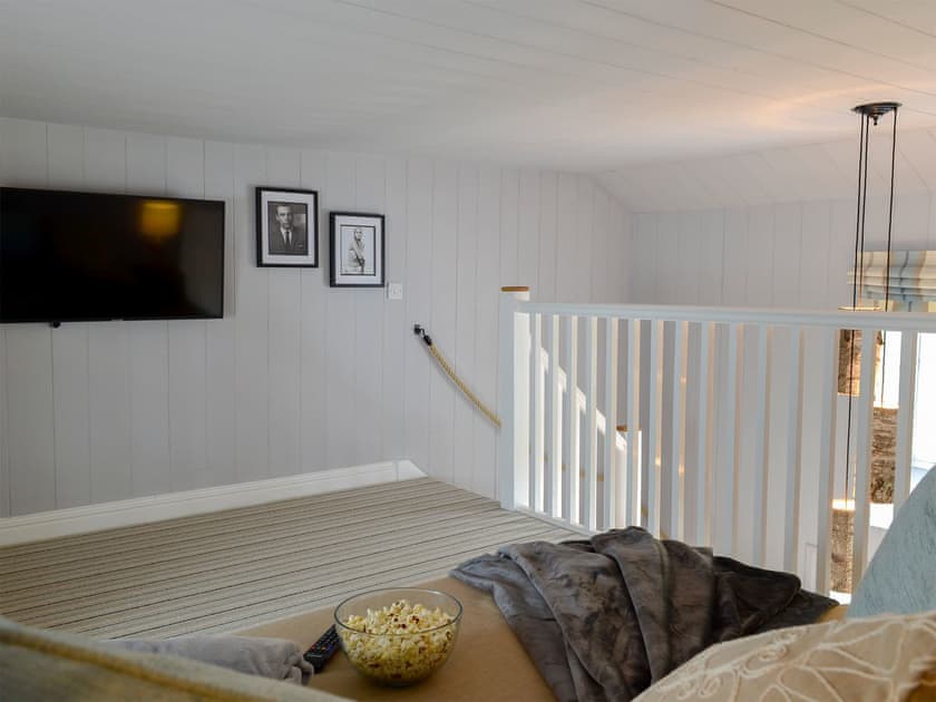 Galleried landing with single sofa bed | Manor Cottage - Grattan Manor Cottages, Bow, near Crediton