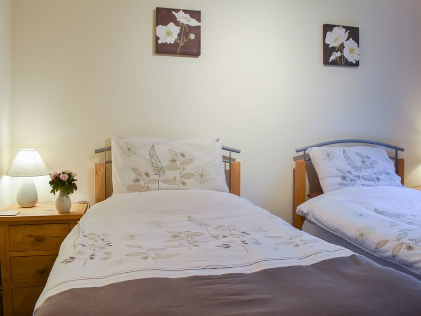 Twin bedroom | Beech Lodge - Eversleigh Woodland Lodges, Shadoxhurst, near Ashford