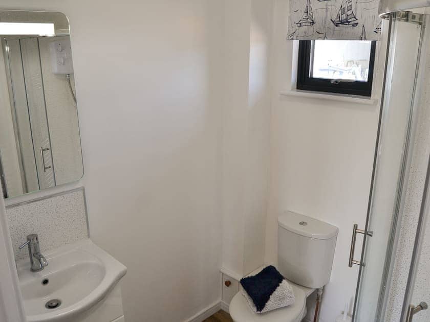 Shower room | Evening Glory, Brundall