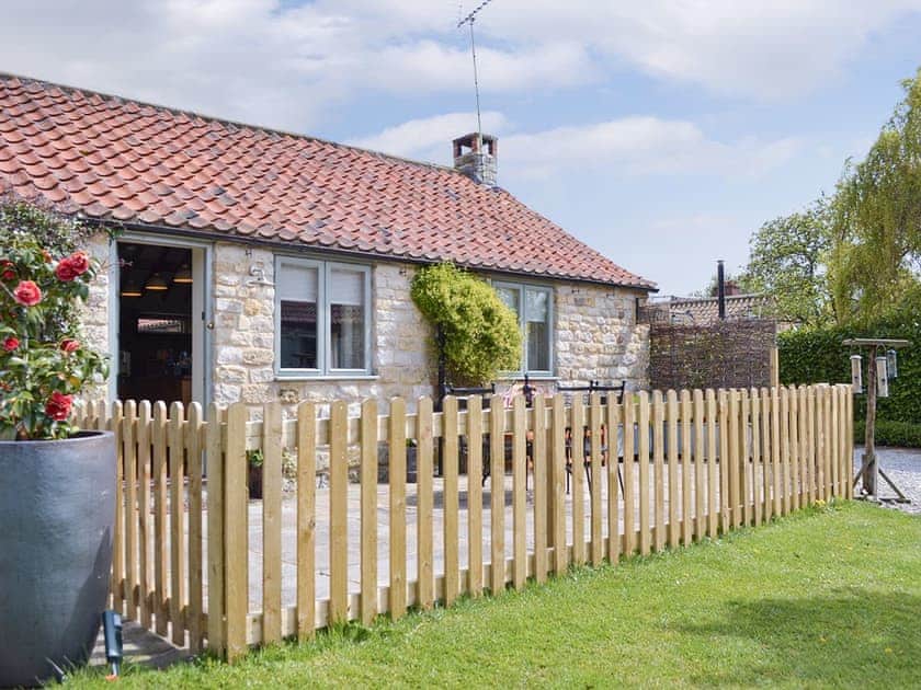 Lovely holiday home | Ash Garth Cottage, Little Barugh, near Pickering