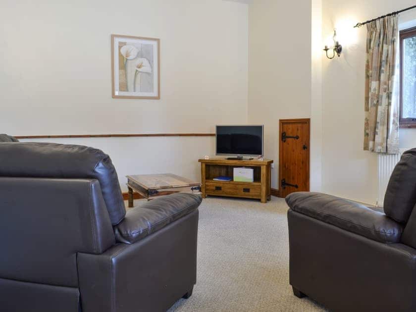 Welcoming living area | Pond Cottage - Moor Farm Stable Cottages, Foxley, near Fakenham