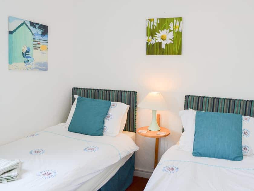 Comfortable twin bedroom | Paddock Cottage - Heckley Farm Cottages, near Alnwick