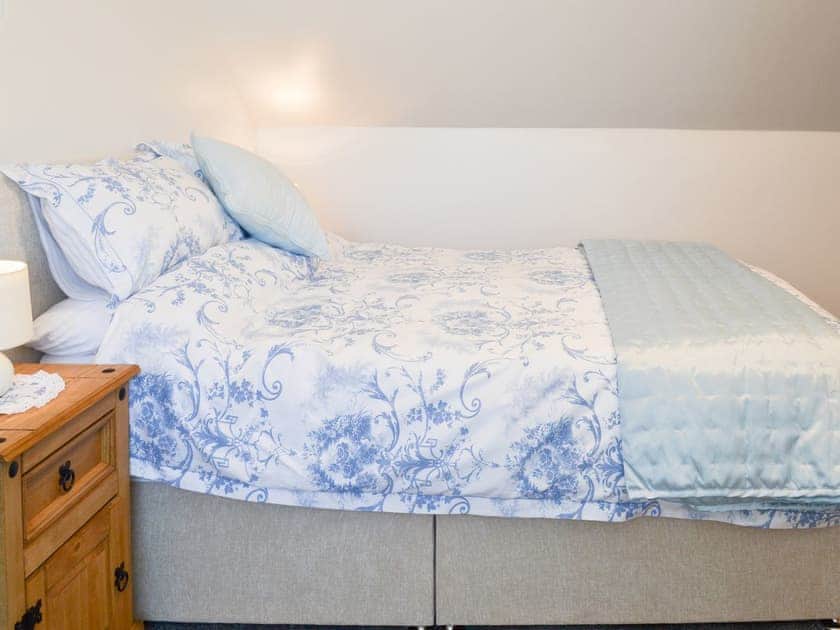 Welcoming double bedroom | Christine Cottage - Freya Cottage & Christine Cottage - Christine Cottage, Flamborough