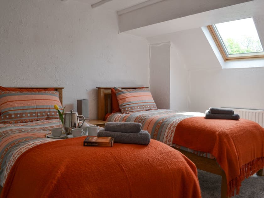 Twin bedroom | Willow Cottage, Woolfardisworthy, near Bideford