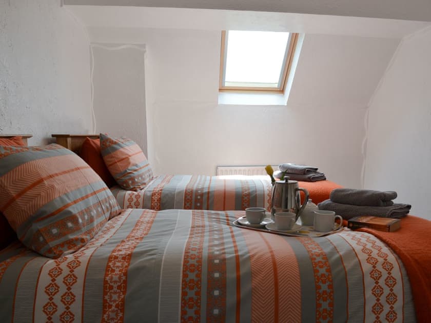 Twin bedroom | Willow Cottage, Woolfardisworthy, near Bideford