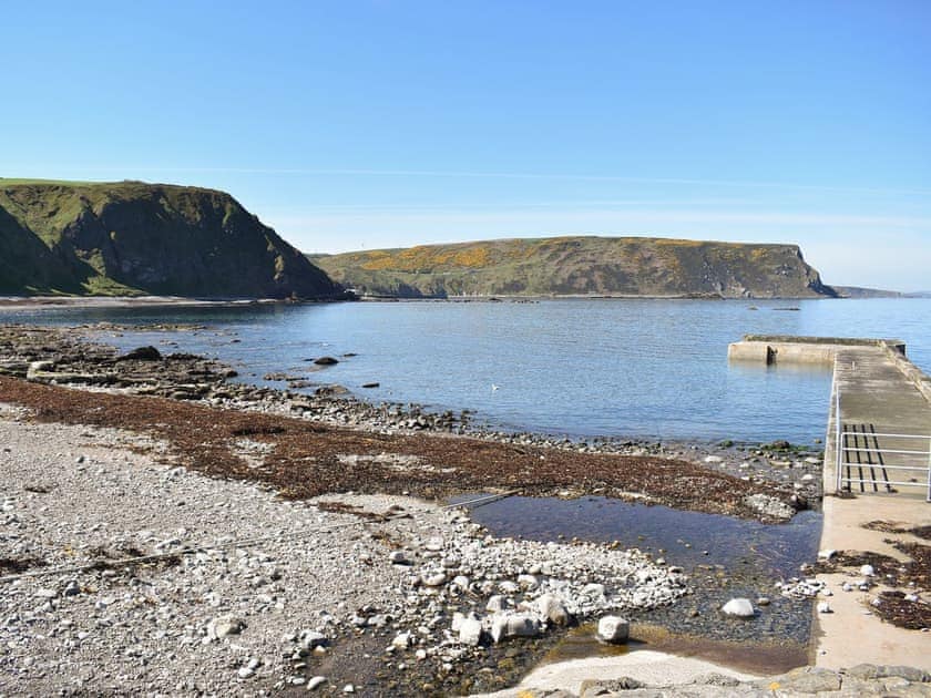 Picturesque sea-front location | Crovie, Crovie, Gardenstown