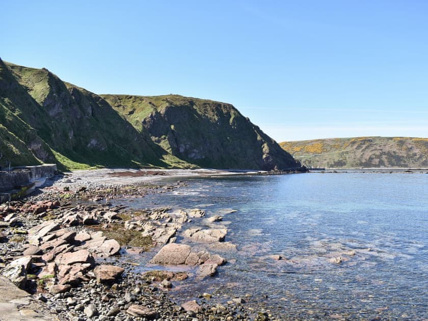Rugged coastline | Crovie, Crovie, Gardenstown