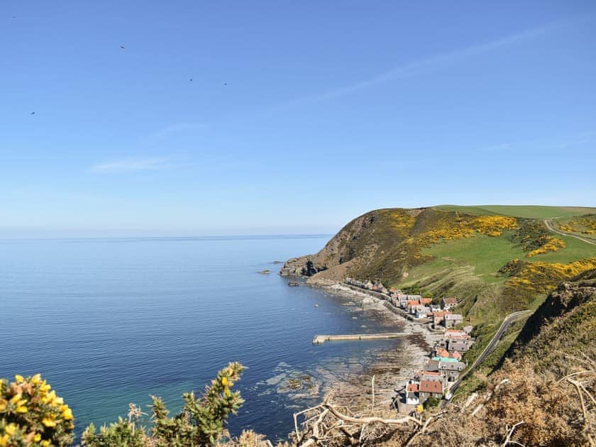 Outstanding view over the village | Crovie, Crovie, Gardenstown