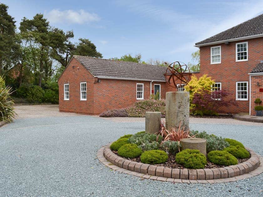 Charming holiday home | Willow Lodge, Bubwith, near Selby