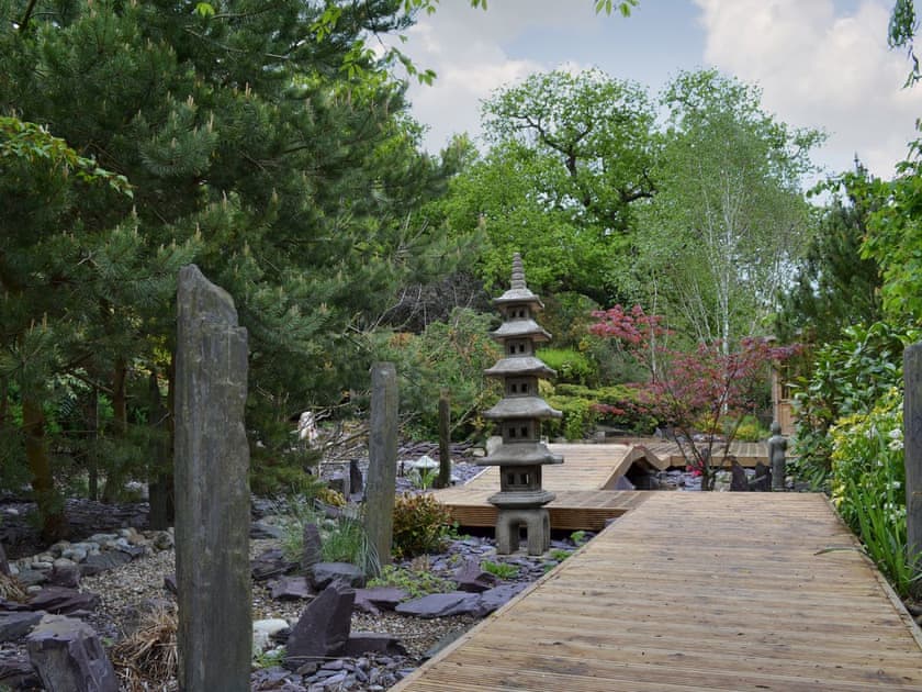 Beautiful Japanese-inspired garden | Willow Lodge, Bubwith, near Selby