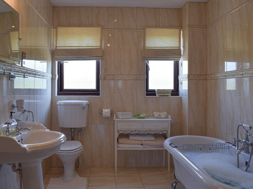 Bathroom | Lawford Lodge, Bonnybridge, near Falkirk