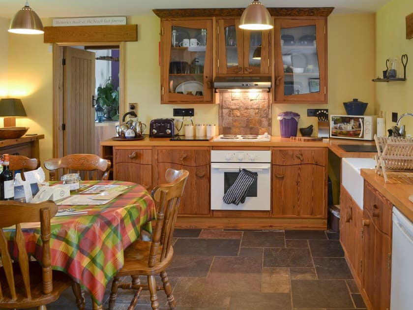Well equipped kitchen | Hen Dy Goits, Bodorgan