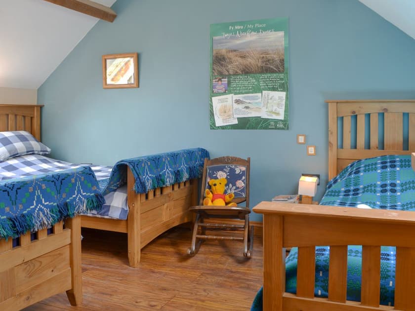 Triple bedroom | Hen Dy Goits, Bodorgan