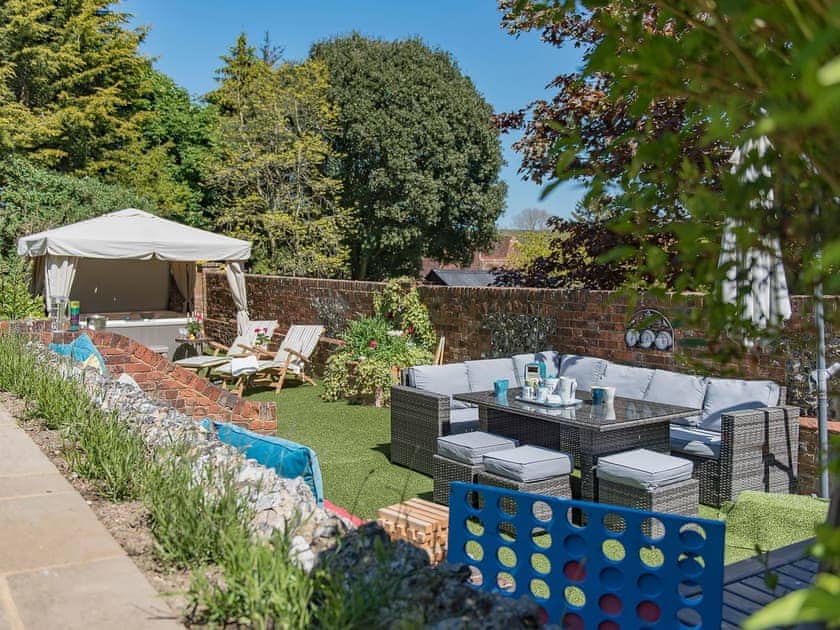 Outdoor area | The Manor Coach House, Chartham
