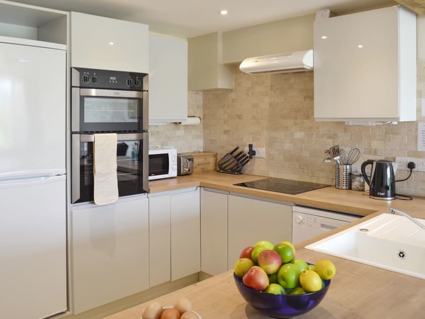 Well-equipped kitchen | Louisa’s Cottage, Priors Dean, near Petersfield