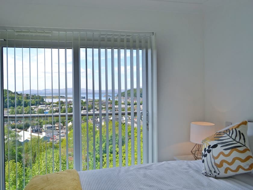 Charming double bedroom with superb views | Sealladh Alainn, Oban