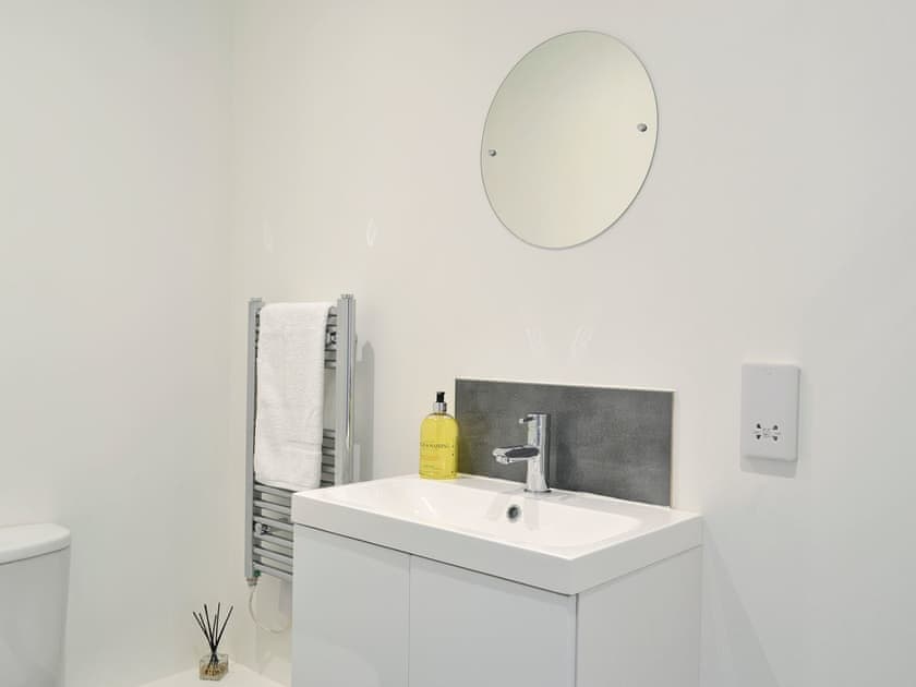 Shower room with walk-in shower cubicle | Sealladh Alainn, Oban
