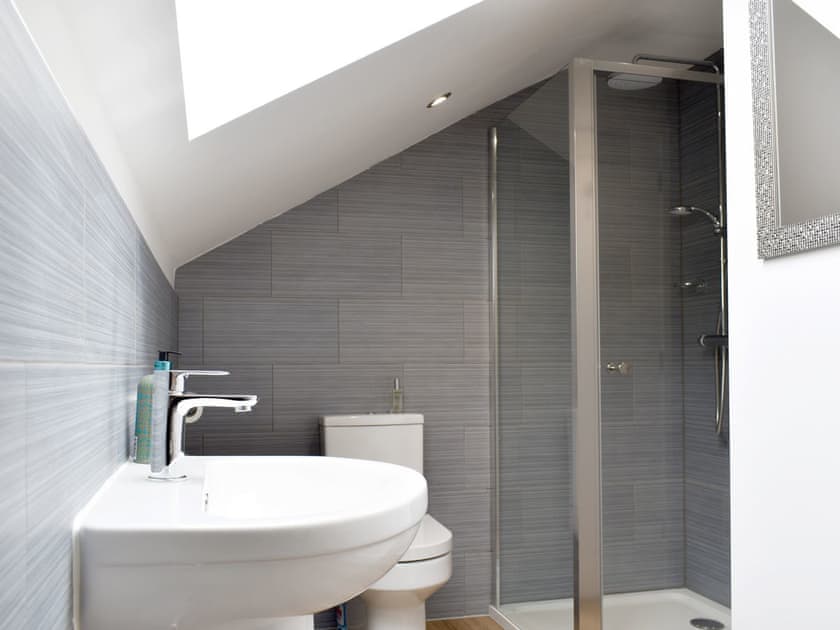 Shower room | Perivale Lodge, near Lydney 