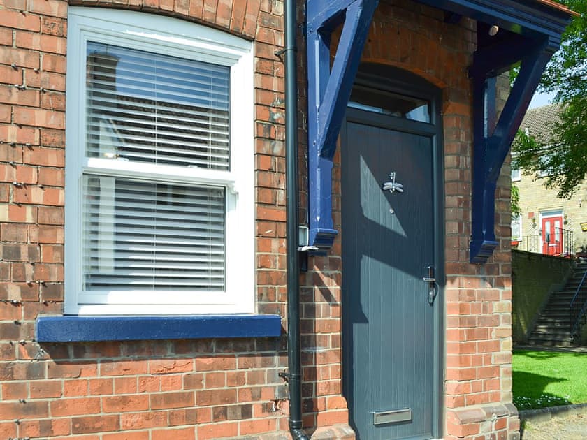 Attractive end of terrace holiday home | Dragonfly Cottage, Beverley 