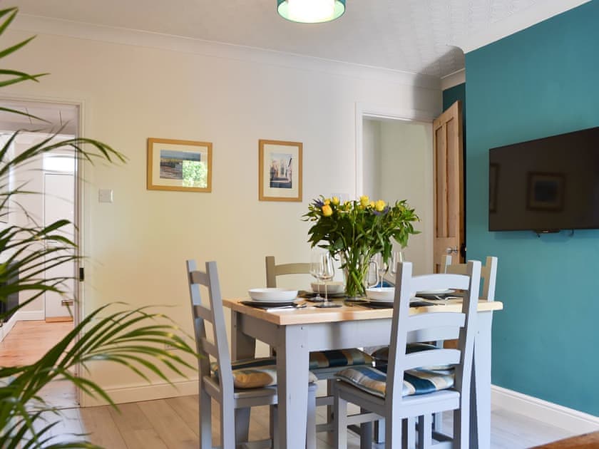 Stylish dining room | Dragonfly Cottage, Beverley 