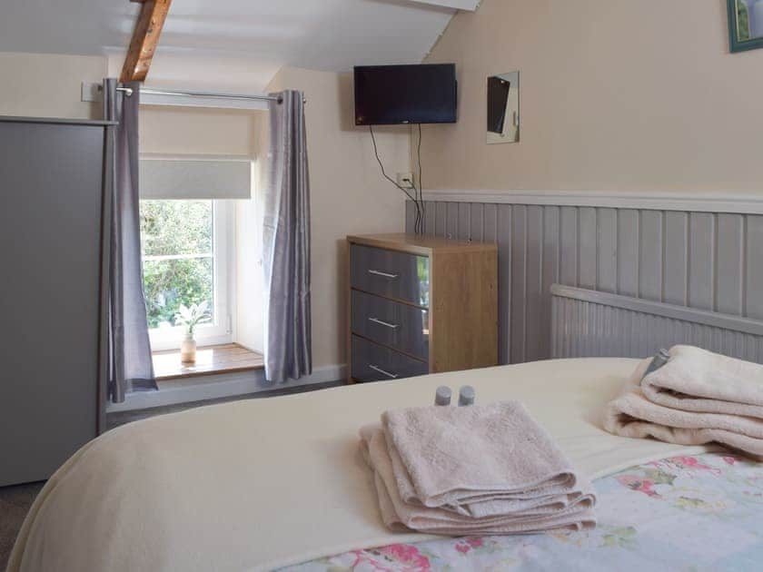 Wonderful double bedded room with sloping ceiling | Parcllwyd Cottage, Cilgerran, near Cardigan