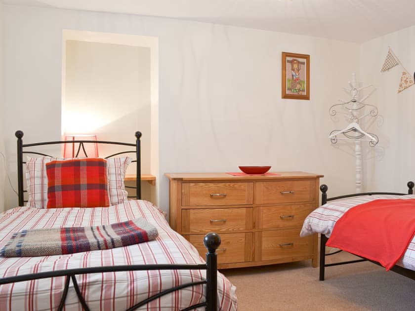Twin bedroom | The Old Granary, Launcells, near Bude