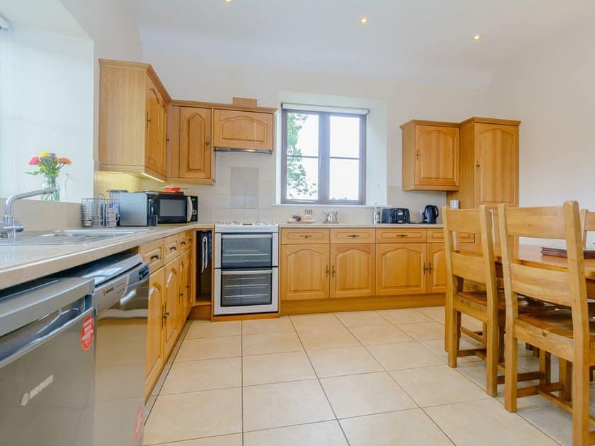 Well-equipped kitchen | Mulberry Cottage, North Wooton, near Wells