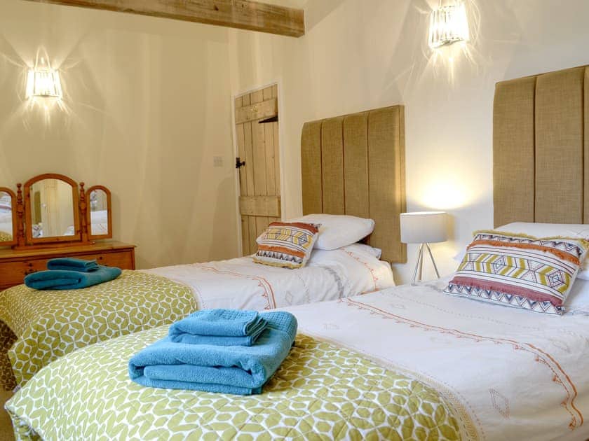 Twin bedroom | The Wood Shed - Hinton Grange, Hinton, near Dunwich