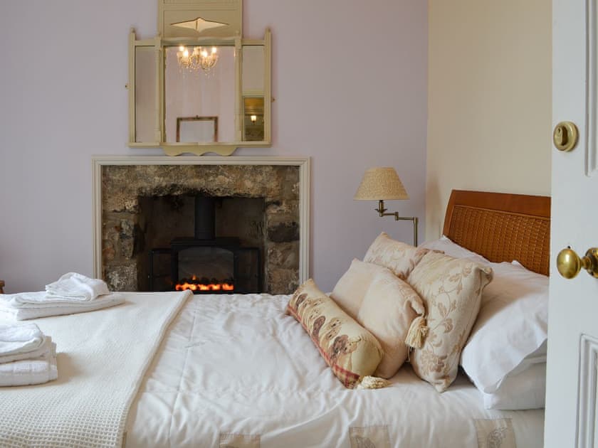Double bedroom | Tyn Lon, Moelfre, near Benllech