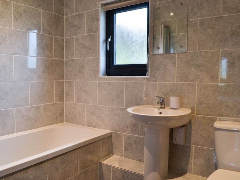 Bathroom | Offa’s Dyke Lodge - Acre Luxury Lodges, Stanner, near Kington