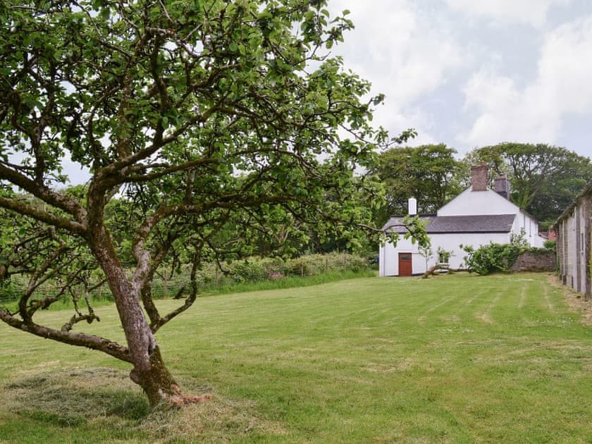 Peaceful rural holiday cottage | Tutchenor Farmhouse, Patchacott, near Beaworthy